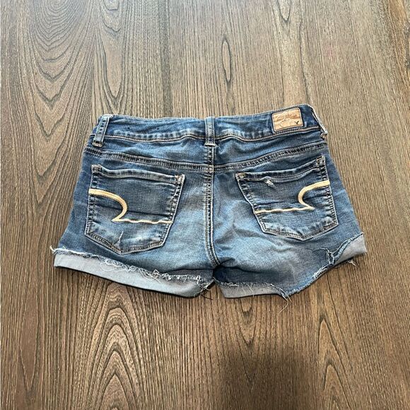 American Eagle Super Stretch Medium Wash Distressed Denim Shorts Size 2 - Picture 6 of 7